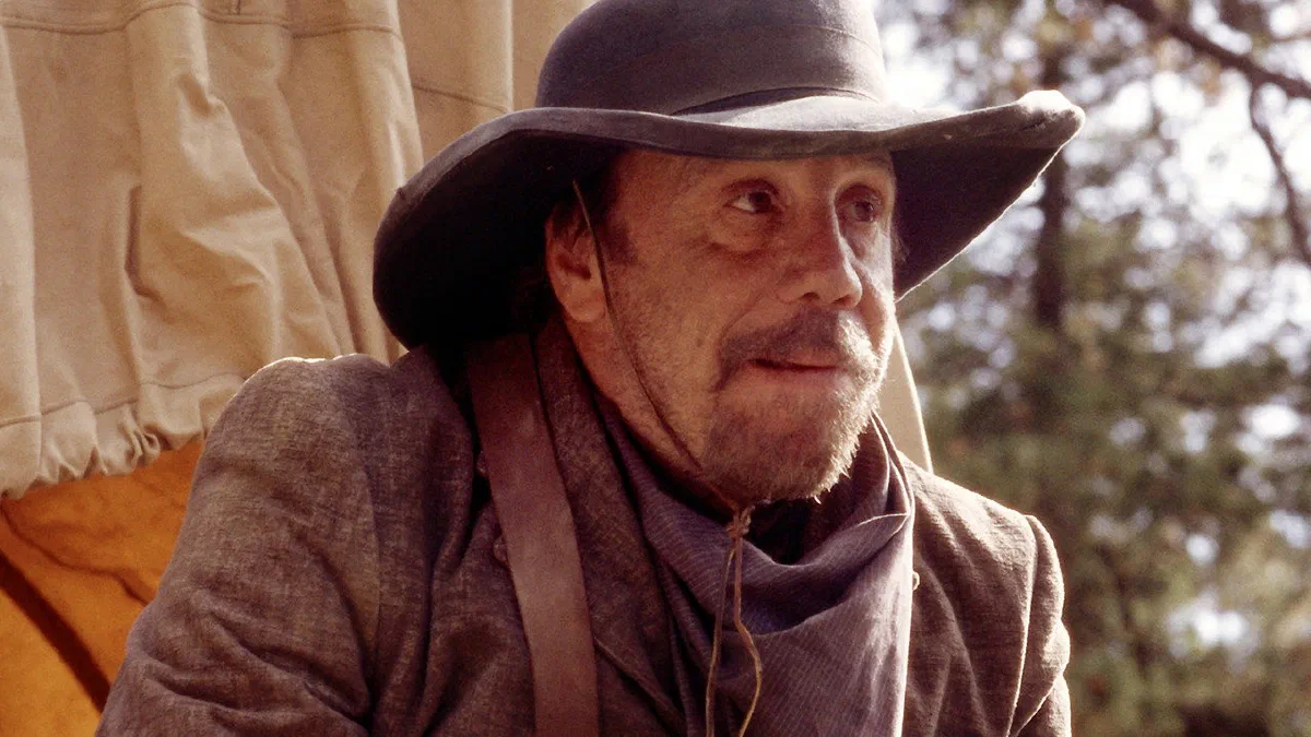 Deadwood, Deadwood, still 2 of 3